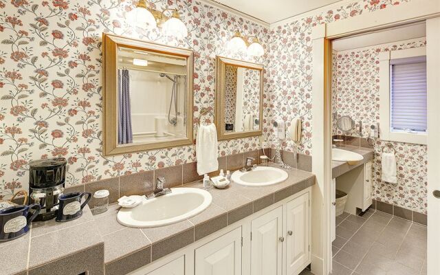 Thorncroft Inn