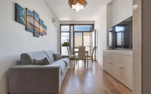 2416 B B Joy Home - Camera 3