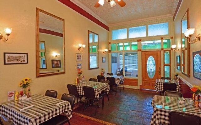 All Aboard Cafe and Inn