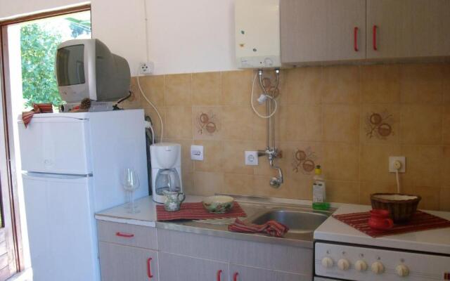 Apartments Bob - 10m from the sea