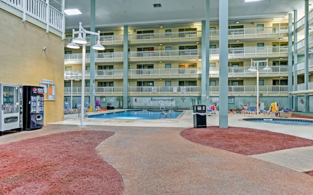 Hilton Head Resort Condo w/ Pools, Beach Access!