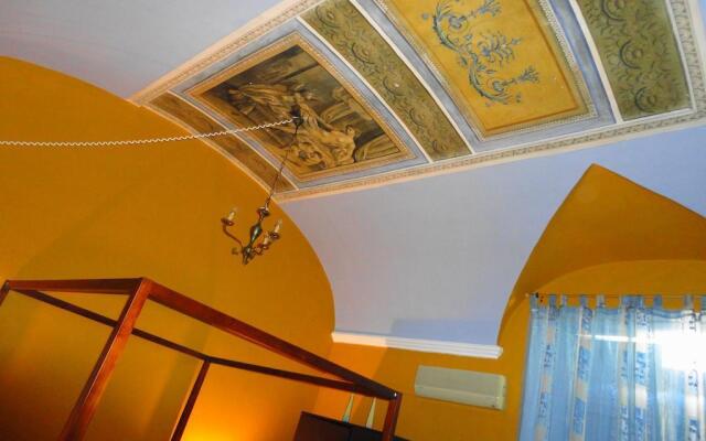 Holland International Rooms