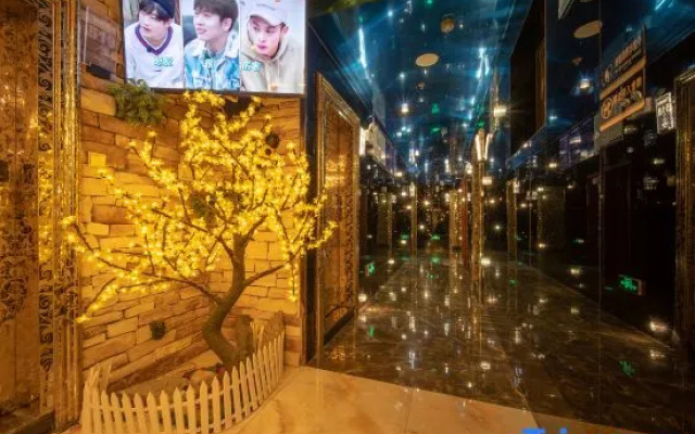 Rugao Wonderland Midi Hotel (RT Mart Wuyue Plaza Store)