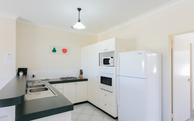 Beach Rd Villas by Rockingham Apartments