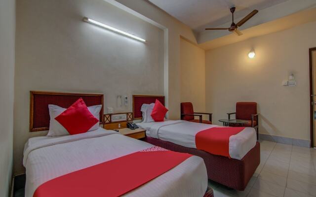 OYO 14670 Saaket Residency