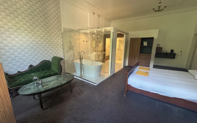 Chateau de Mont-Vert