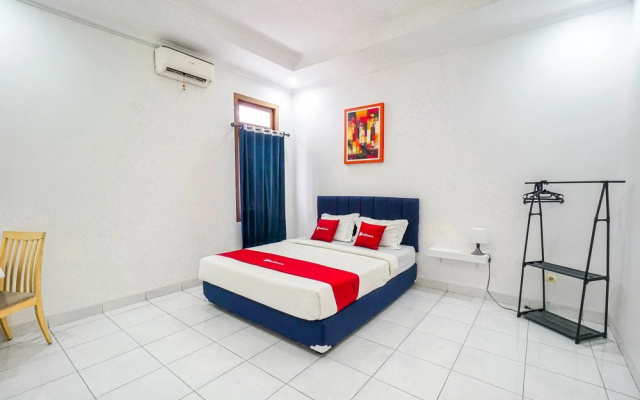 RedDoorz Plus Near Universitas Maranatha Bandung 2 – Guest Rooms – Bandung