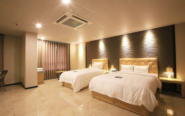 Urban Hotel & Golf