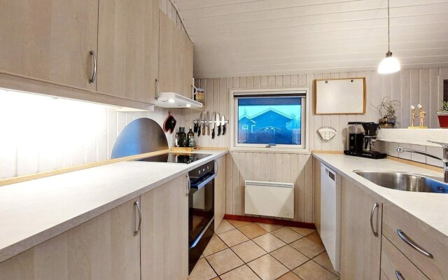 6 Person Holiday Home in Hemmet