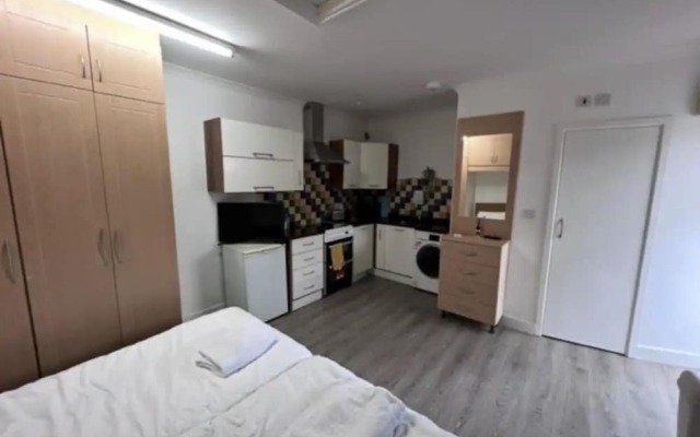 Inviting 1-bed Apartment in Ilford