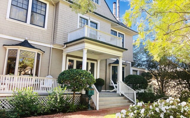 New Listing! The Darcy Suite At De La Vina Inn Studio Bedroom Hotel Room