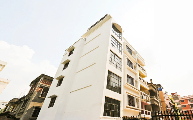 OYO 22566 Red Velvet Inn