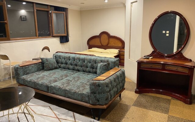 Petek Hotel