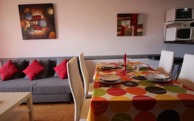 Apartment in Empuriabrava Near Sandy Beach