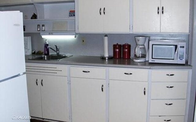 Agincourt Manor B&B Suites