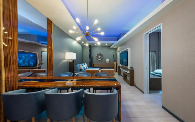 Shade Hotel