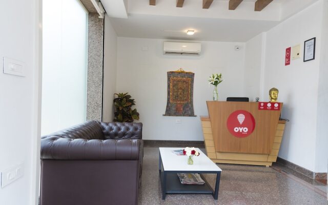 OYO 4428 Central Platinum Suites