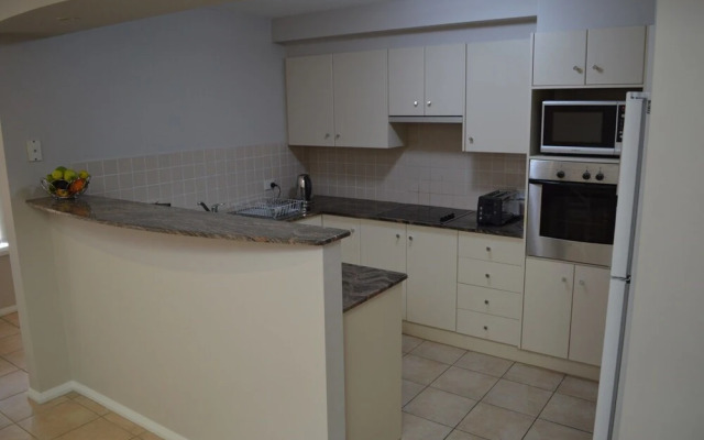 Sandcastles, 5/8 Ala Moana Way