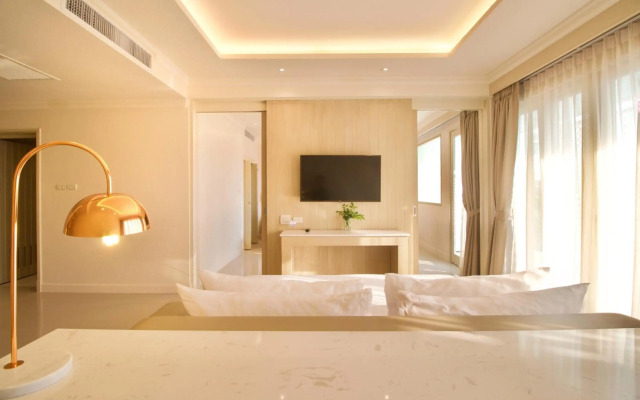 The Sea - Cret Hua Hin