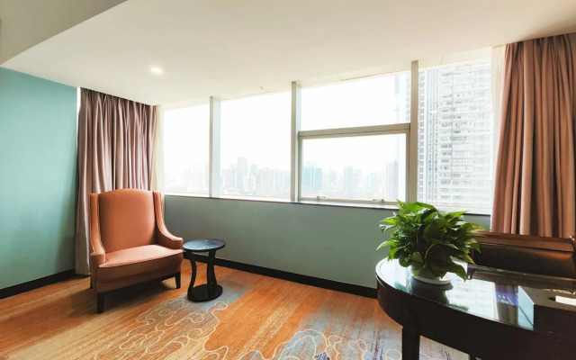 Skyline Plaza Hotel