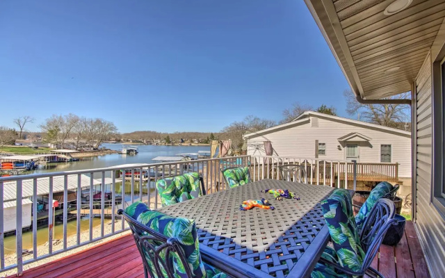 Private Dock, Waterfront Views! Sunrise Beach Home