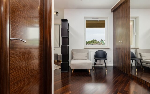 Family Unique Apartment Wola by Renters