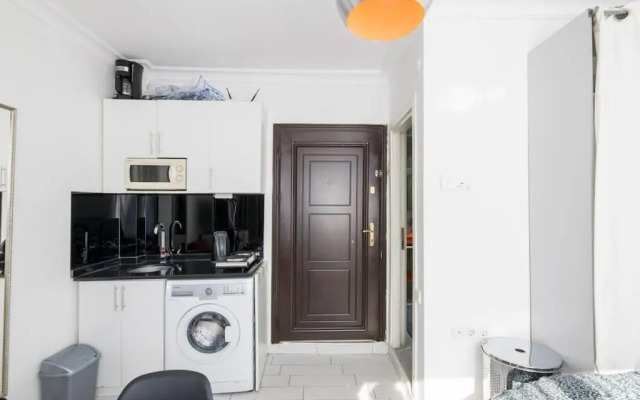 Cute 1 Room w/AC 300 meters to Istiklal Street