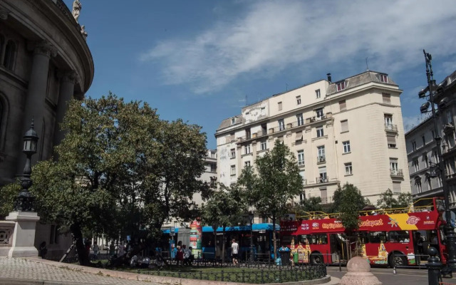 Ariel Studio Close to St. Stephen Basilica