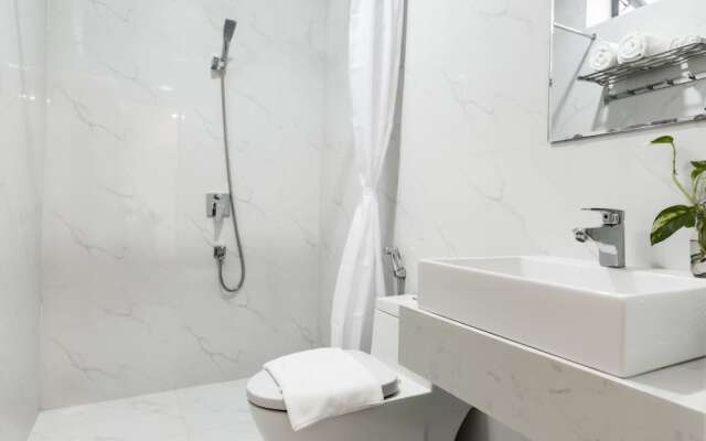 Lyn's Hotel & Apartment