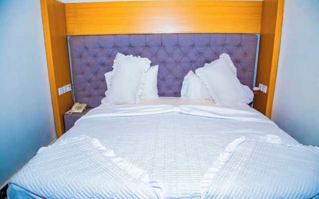 Net Luna Villa Hotel and Tours
