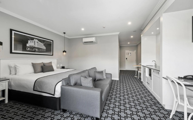 CH Boutique Hotel, an Ascend Collection Hotel – Guest Rooms – Tamworth