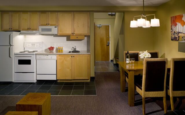 Whistler Village Inn And Suites