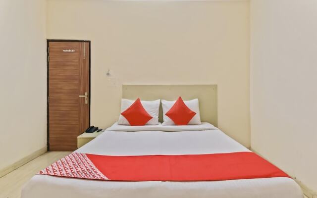 OYO 16642 Flagship Hotel Mahadev