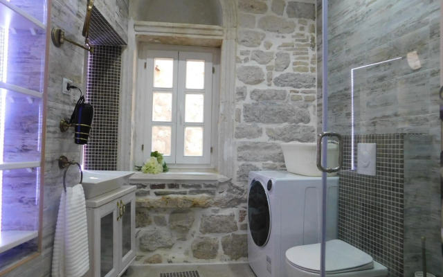 P.S. Cattaro Apartments