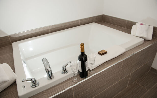Western Star All Suites Signature Hotel