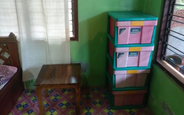 Adji Homestay - Hostel