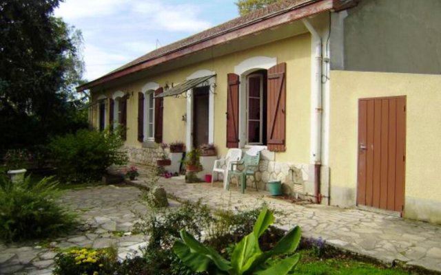 House With 3 Bedrooms In Gabarret, With Wonderful Lake View, Enclosed Garden And Wifi 100 Km From The Beach