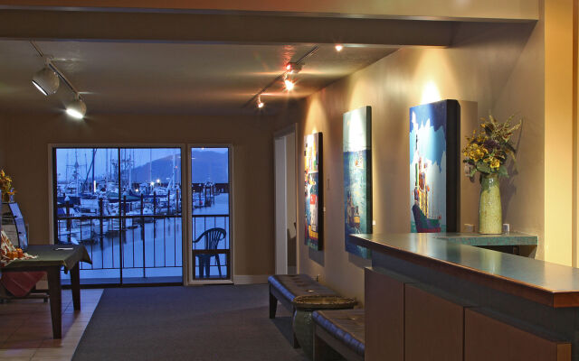 Astoria Riverwalk Inn