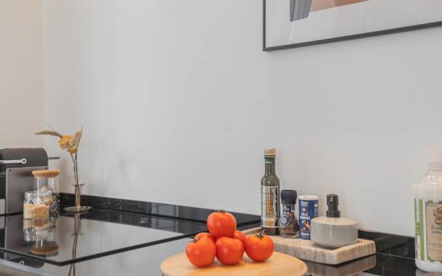 Piccola Como Lotus With 1 Bathrooms