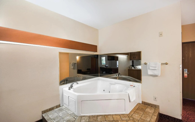 Econo Lodge Inn & Suites Mesquite - Dallas East