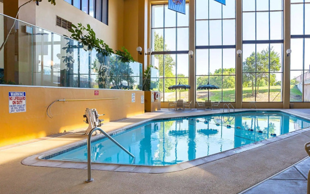 Clarion Hotel Desoto