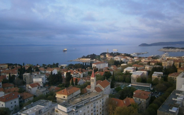 Apartment Penthouse Ema