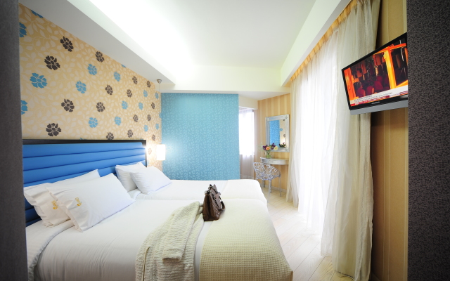 Steris Elegant Beach Hotel & Apartments