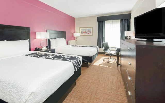 La Quinta Inn & Suites by Wyndham Winnie