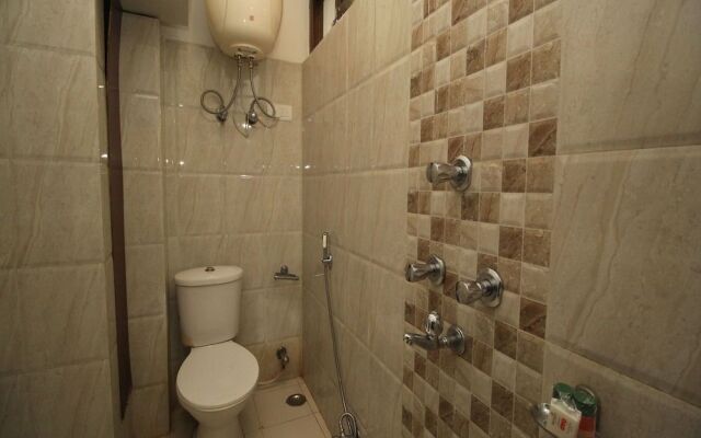 OYO 7620 Hotel Yukim Residency
