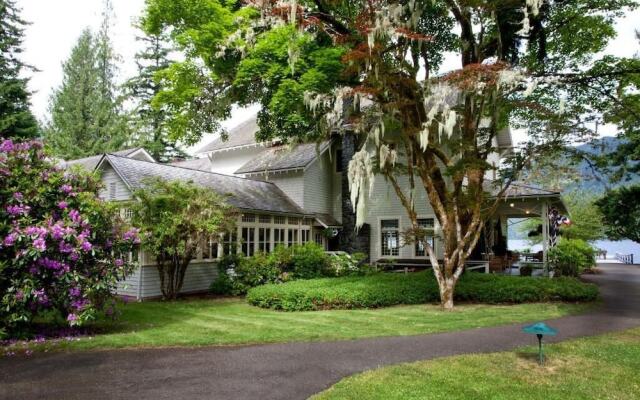 Lake Crescent Lodge