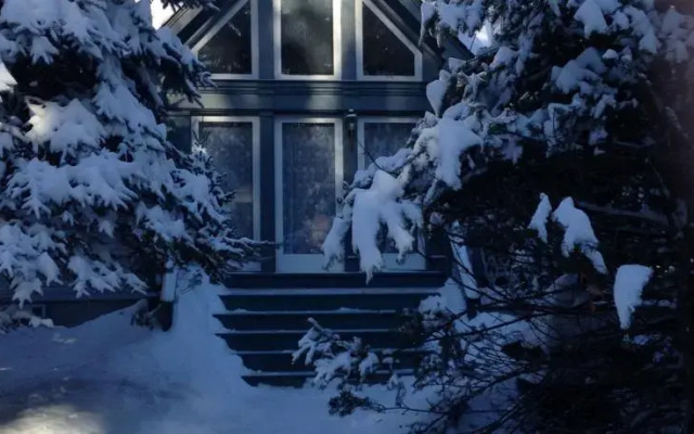 Riverhouse Inn B&B