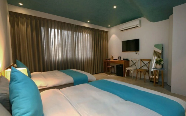 ii 1979 Bed&Breakfast