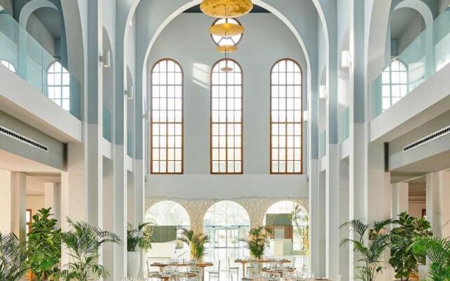 Le Meridien Ra Beach Hotel & Spa