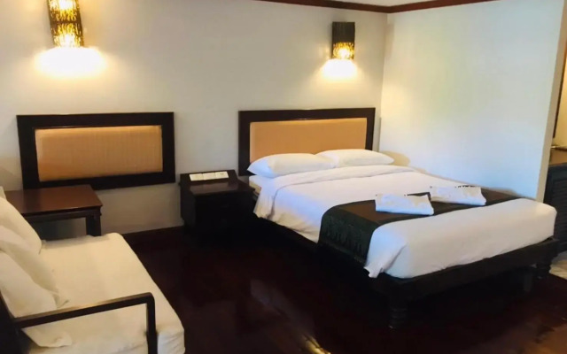 Saensukkho Green Hotel & Resort